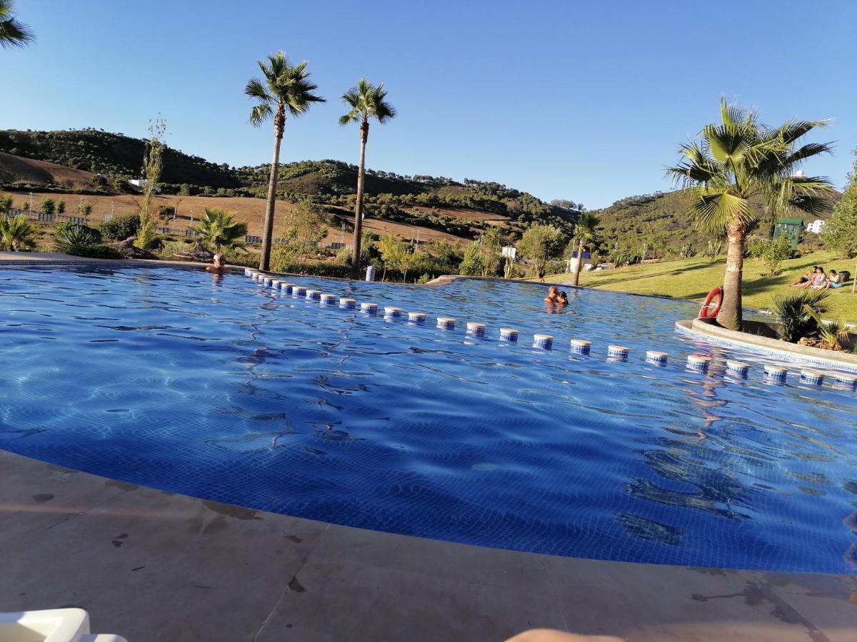 Lilac'S Garden Vue Piscine المضيق المظهر الخارجي الصورة