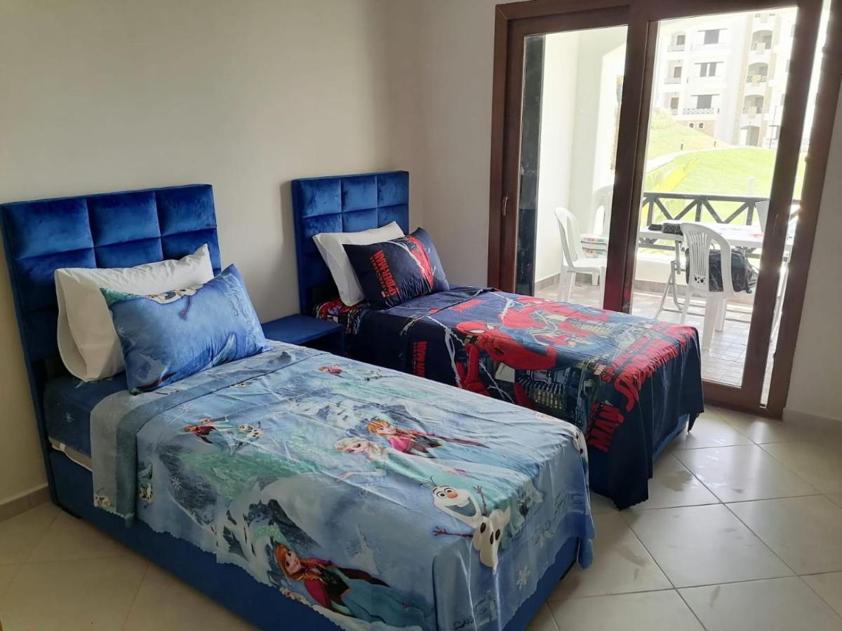 Lilac'S Garden Vue Piscine المضيق المظهر الخارجي الصورة