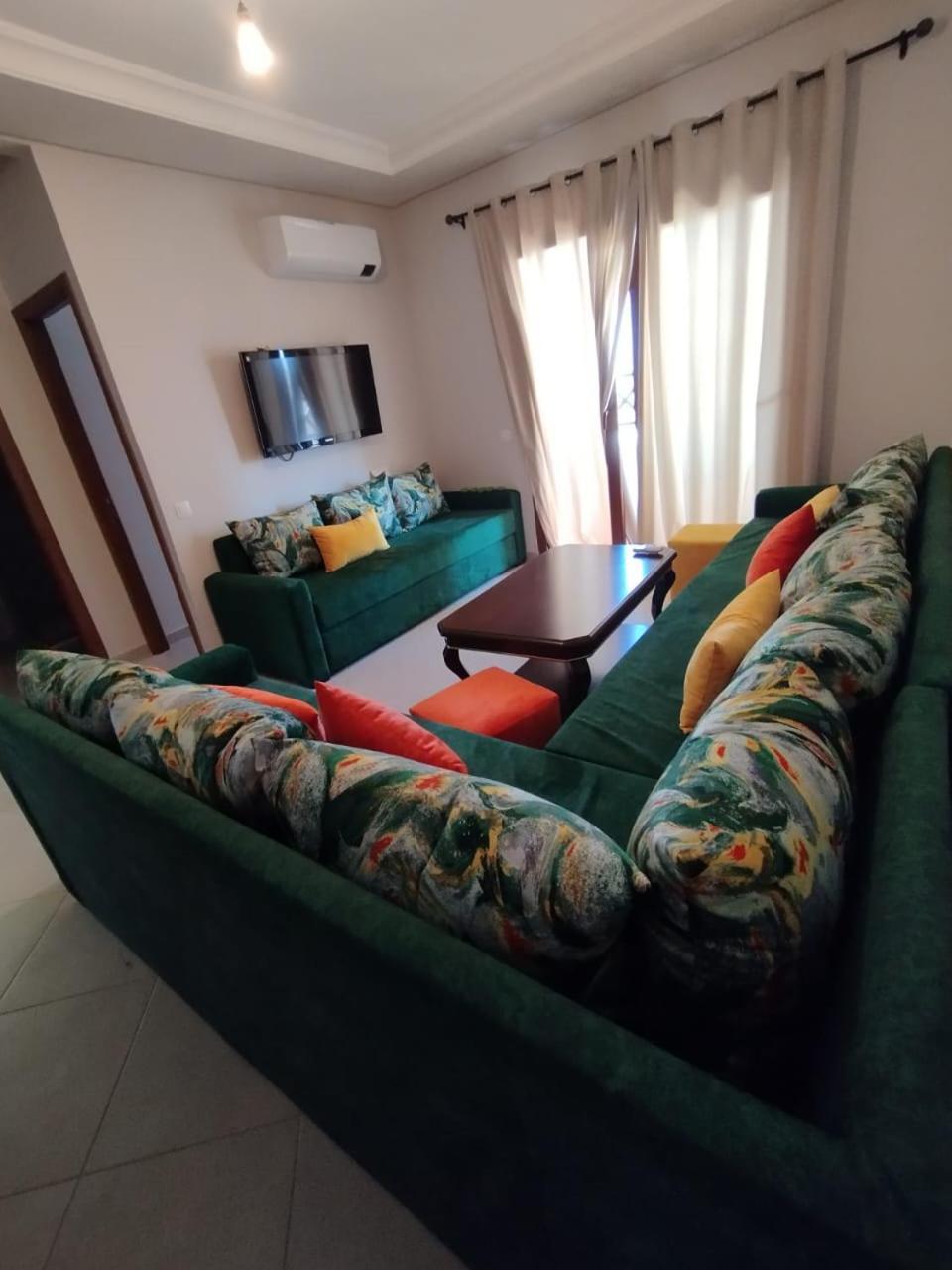 Lilac'S Garden Vue Piscine المضيق المظهر الخارجي الصورة
