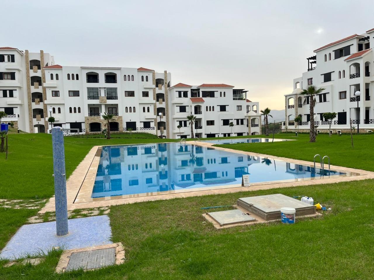 Lilac'S Garden Vue Piscine المضيق الغرفة الصورة