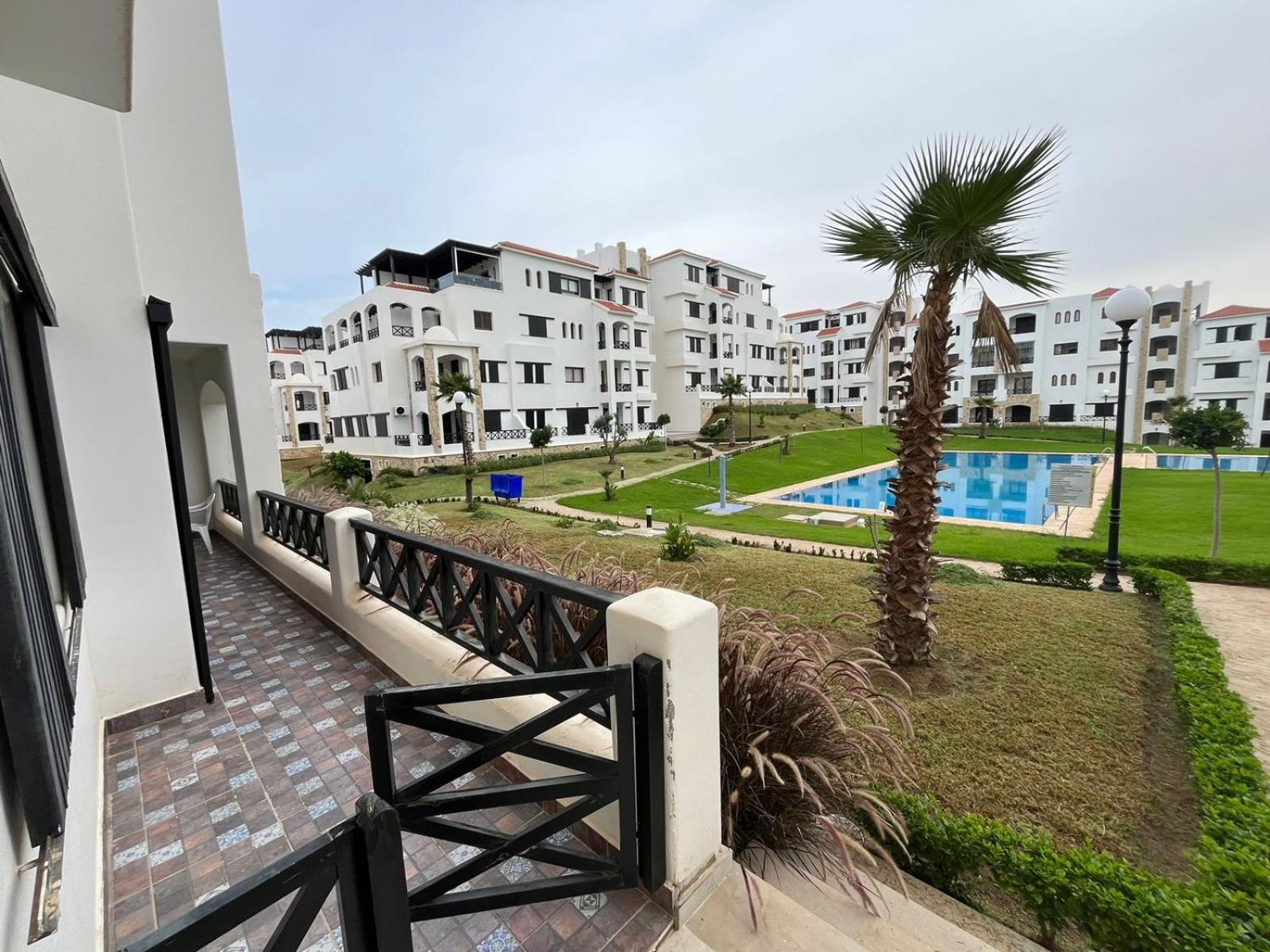 Lilac'S Garden Vue Piscine المضيق المظهر الخارجي الصورة