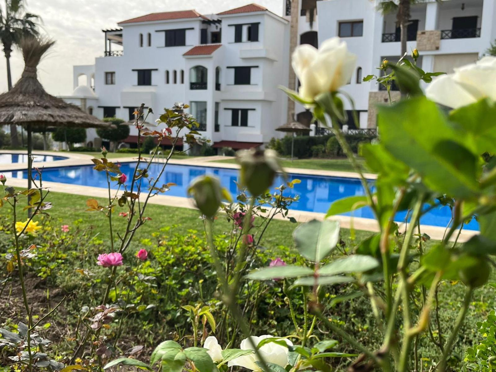 Lilac'S Garden Vue Piscine المضيق المظهر الخارجي الصورة