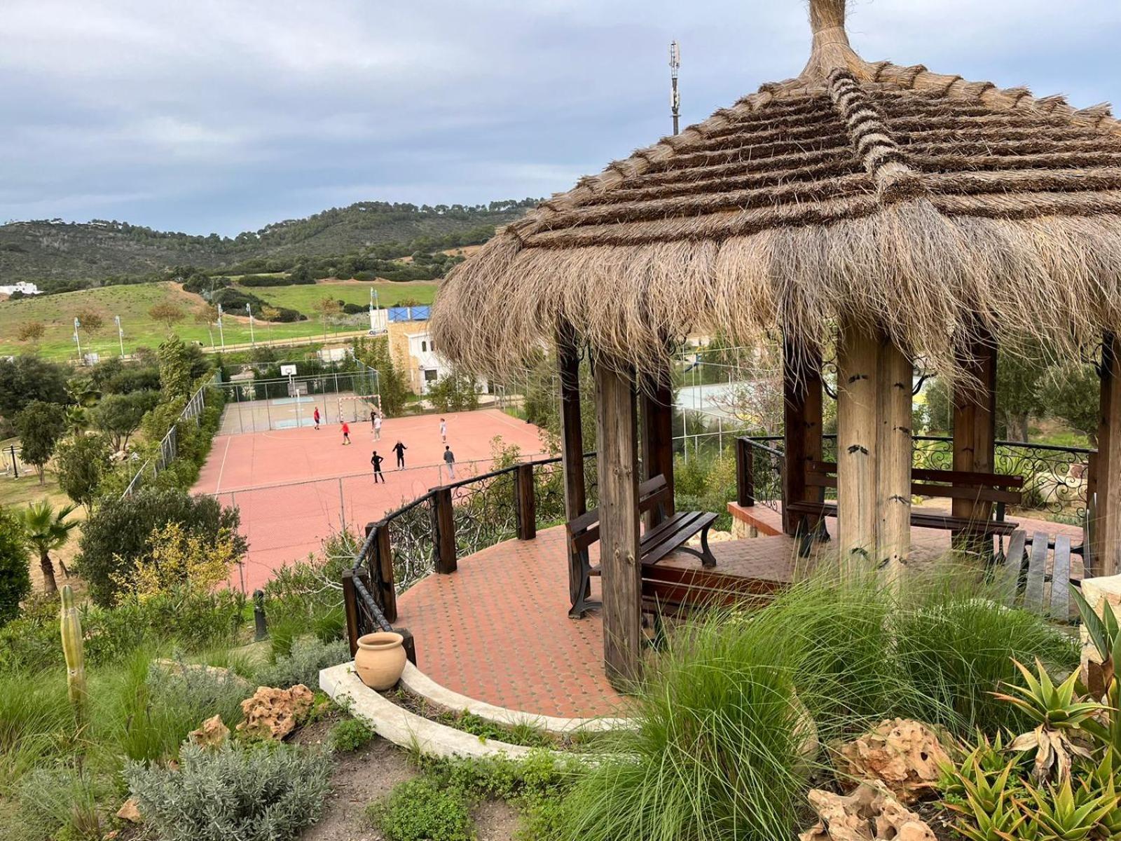 Lilac'S Garden Vue Piscine المضيق المظهر الخارجي الصورة